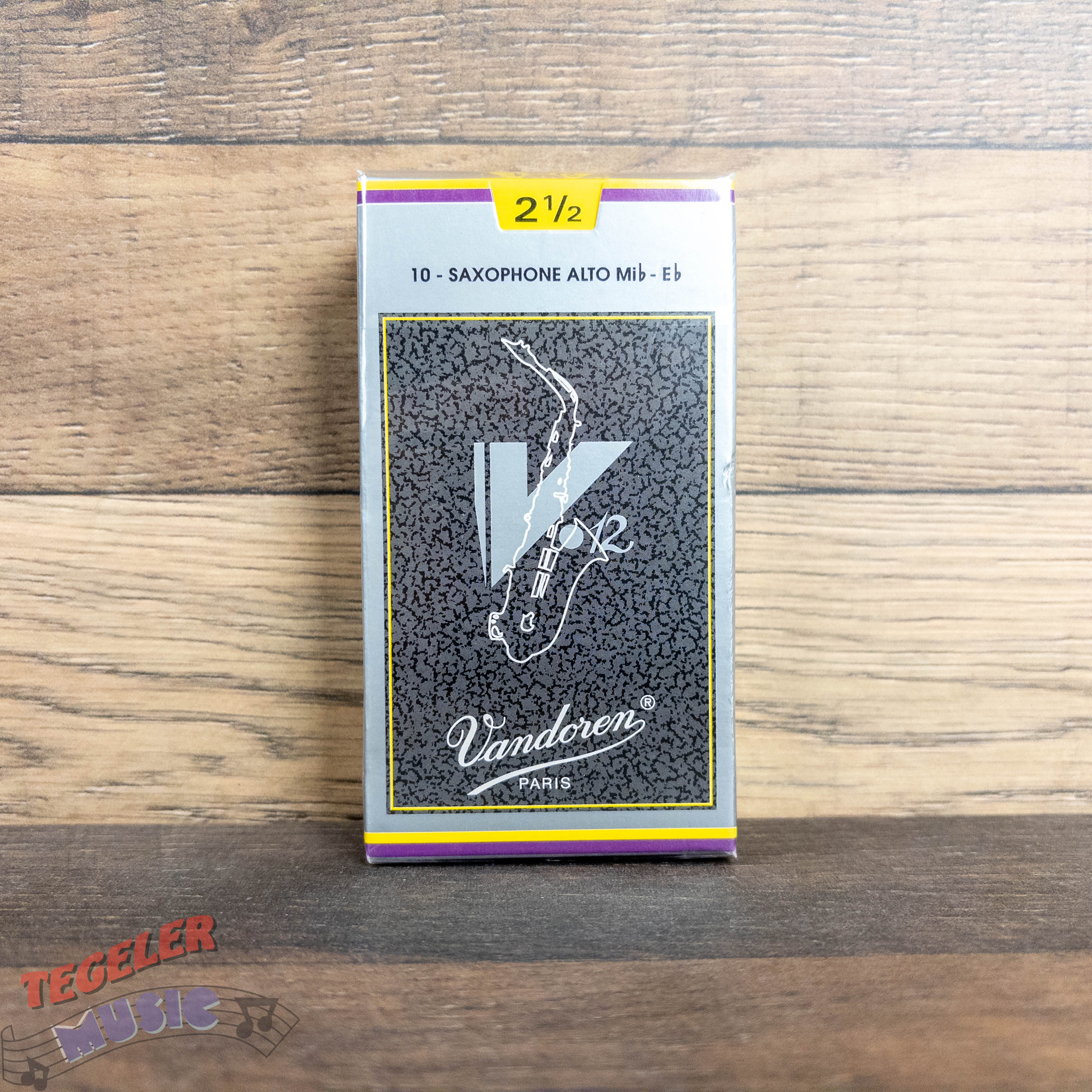 Vandoren SR6125, V12 Alto Saxophone Reeds 2.5 Strength, 10 Pack