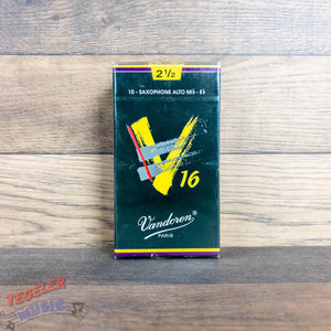 Vandoren SR7025, V16 Alto Saxophone Reeds 2.5 Strength, 10 Pack