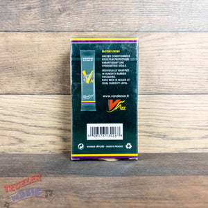 Vandoren SR7025, V16 Alto Saxophone Reeds 2.5 Strength, 10 Pack