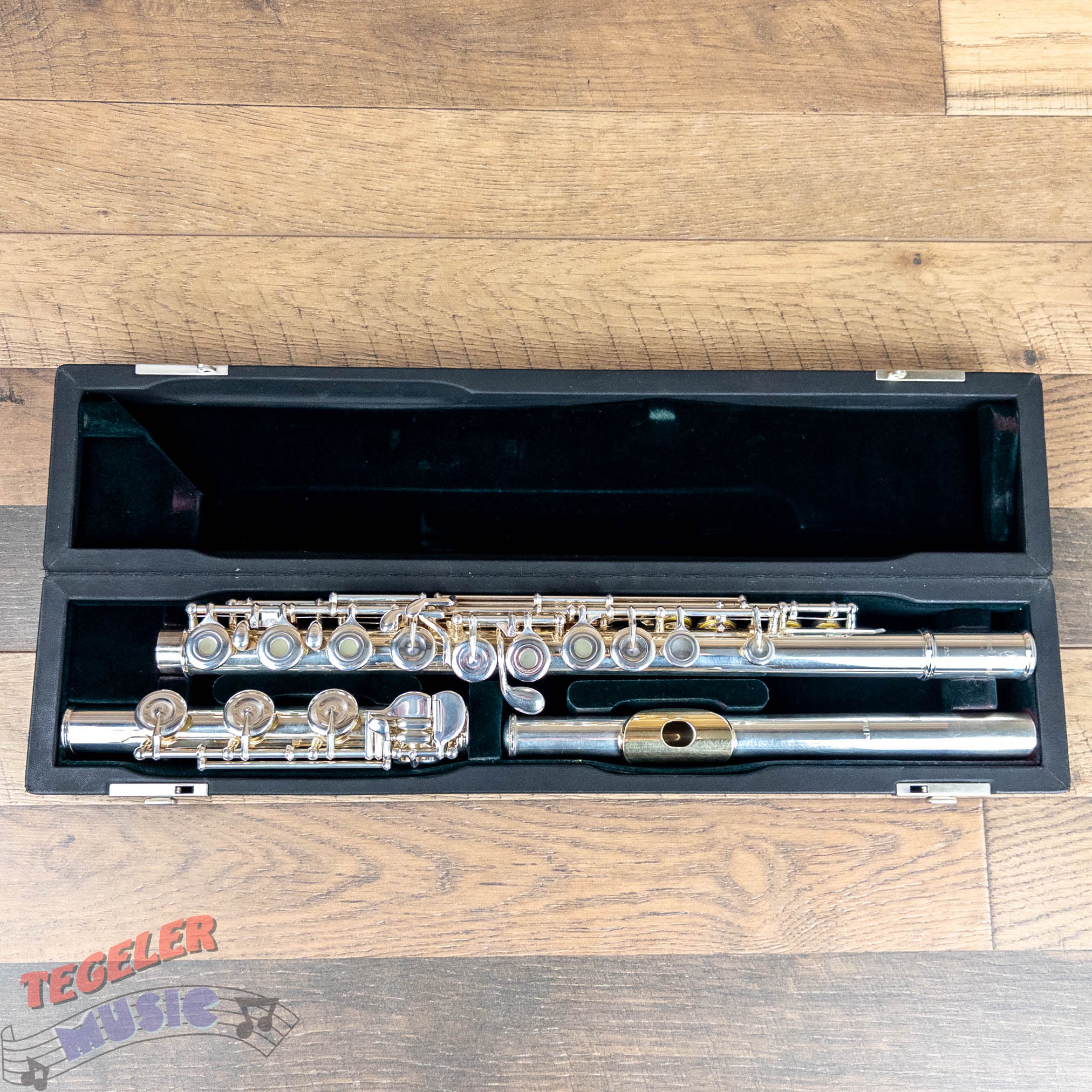 USED-Pearl PF-665 Open Hole Flute w/ B Foot Joint, Split E Keys, Gold Lip Guard