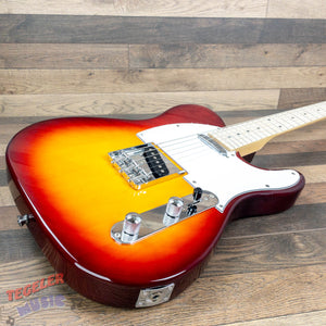 USED-Amati 30TCHG Electric Guitar Classic Body Shape, Sunburst Finish w/Bag,etc.