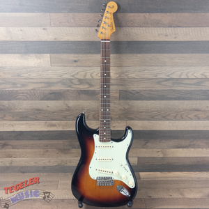 USED-Fender Vintera 60's Stratocaster Electric Guitar, Made in Mexico, Sunburst Finish, w/bag
