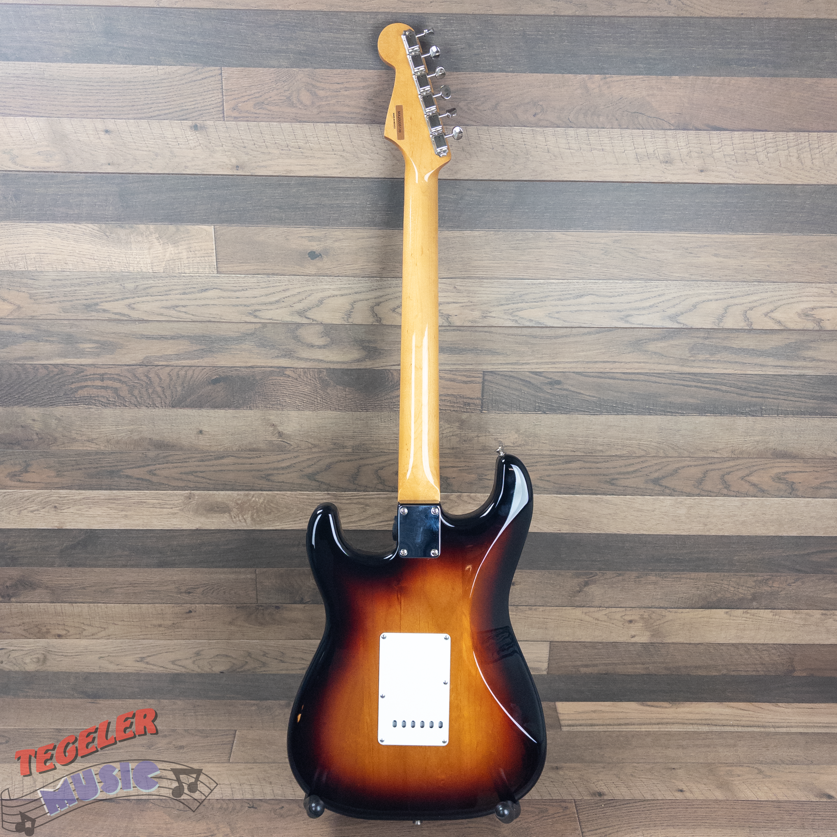 USED-Fender Vintera 60's Stratocaster Electric Guitar, Made in Mexico, Sunburst Finish, w/bag