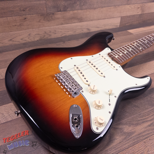 USED-Fender Vintera 60's Stratocaster Electric Guitar, Made in Mexico, Sunburst Finish, w/bag