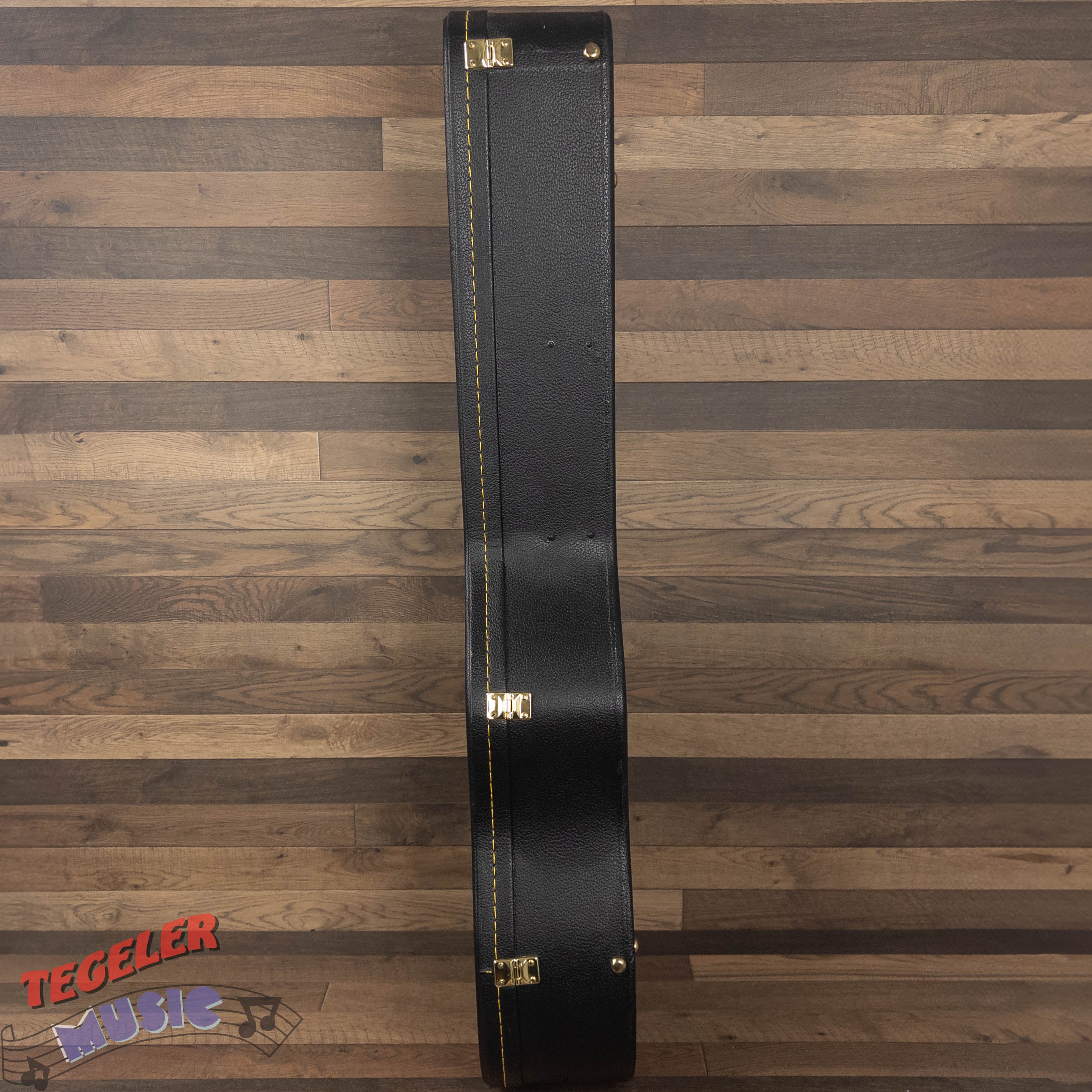 USED-Acoustic Guitar Hardshell Case, 44x16x5 inside dimensions