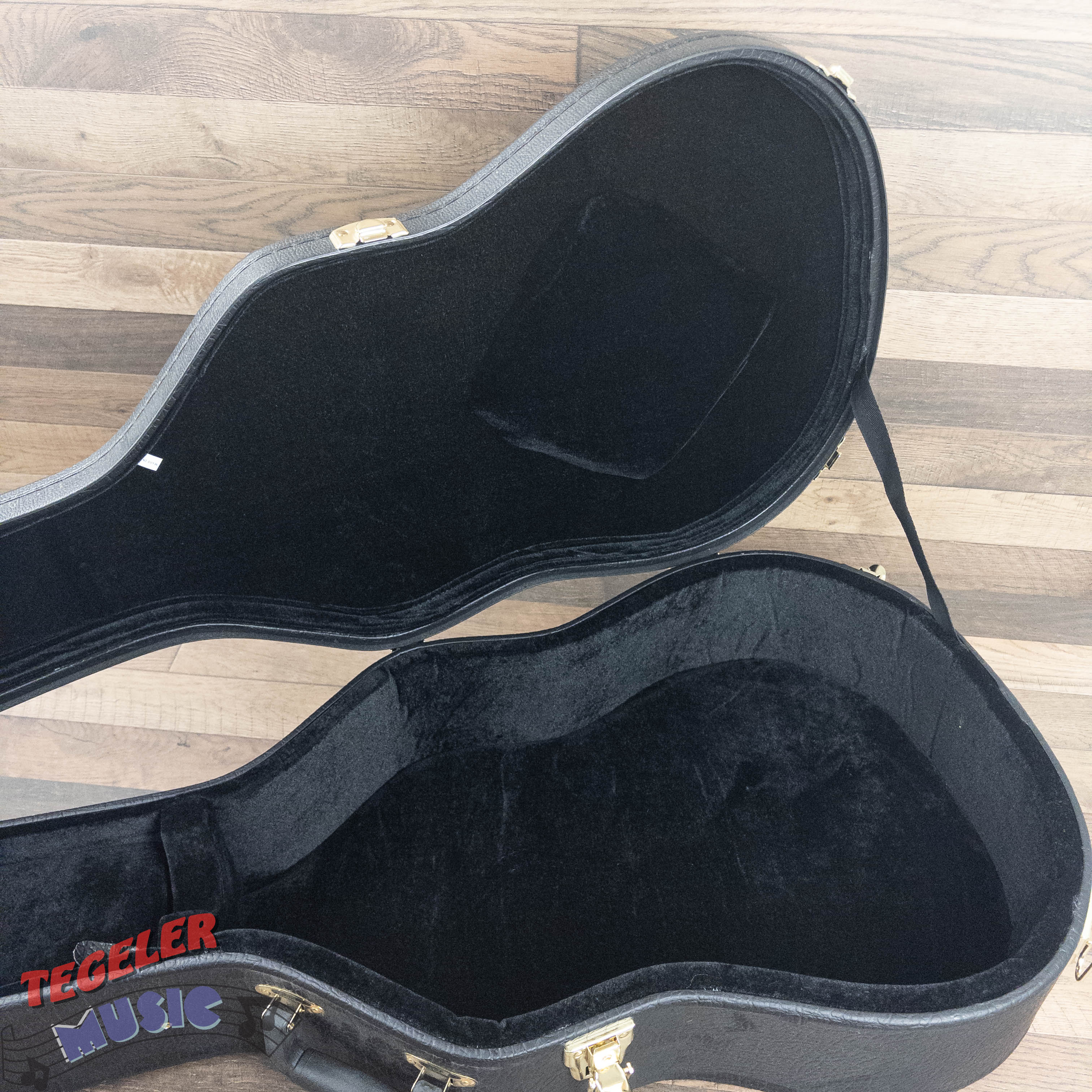 On-Stage GCC-5000B Hardshell Case for Classical Guitars
