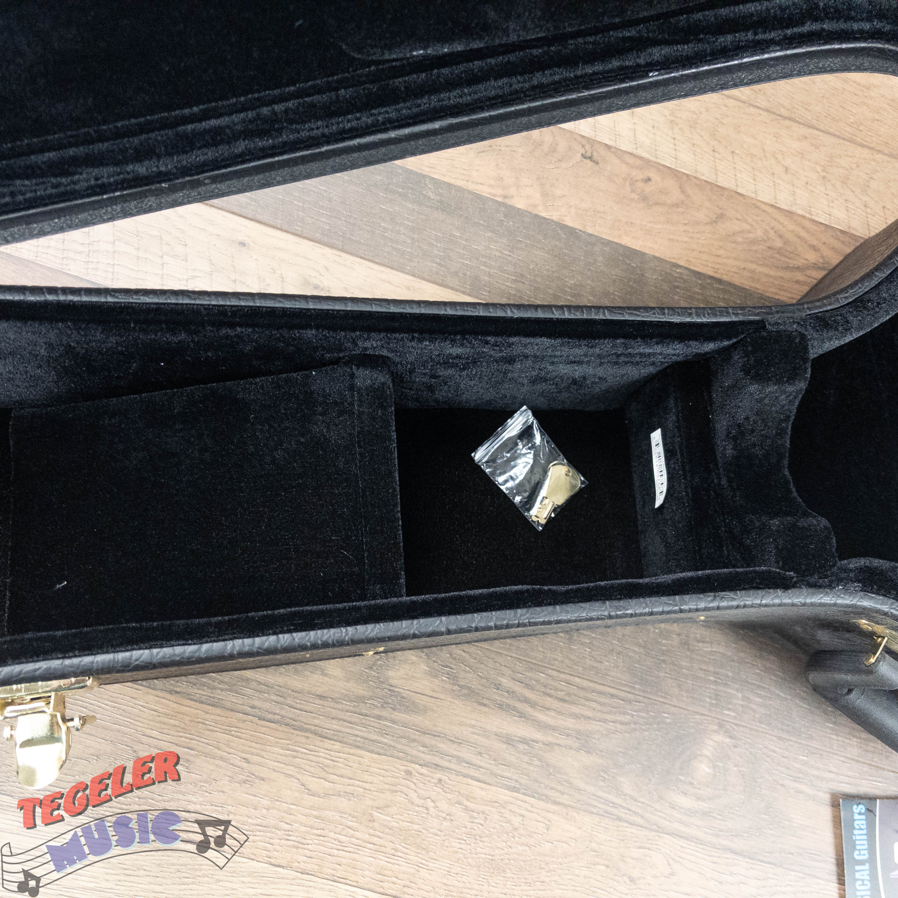 On-Stage GCC-5000B Hardshell Case for Classical Guitars