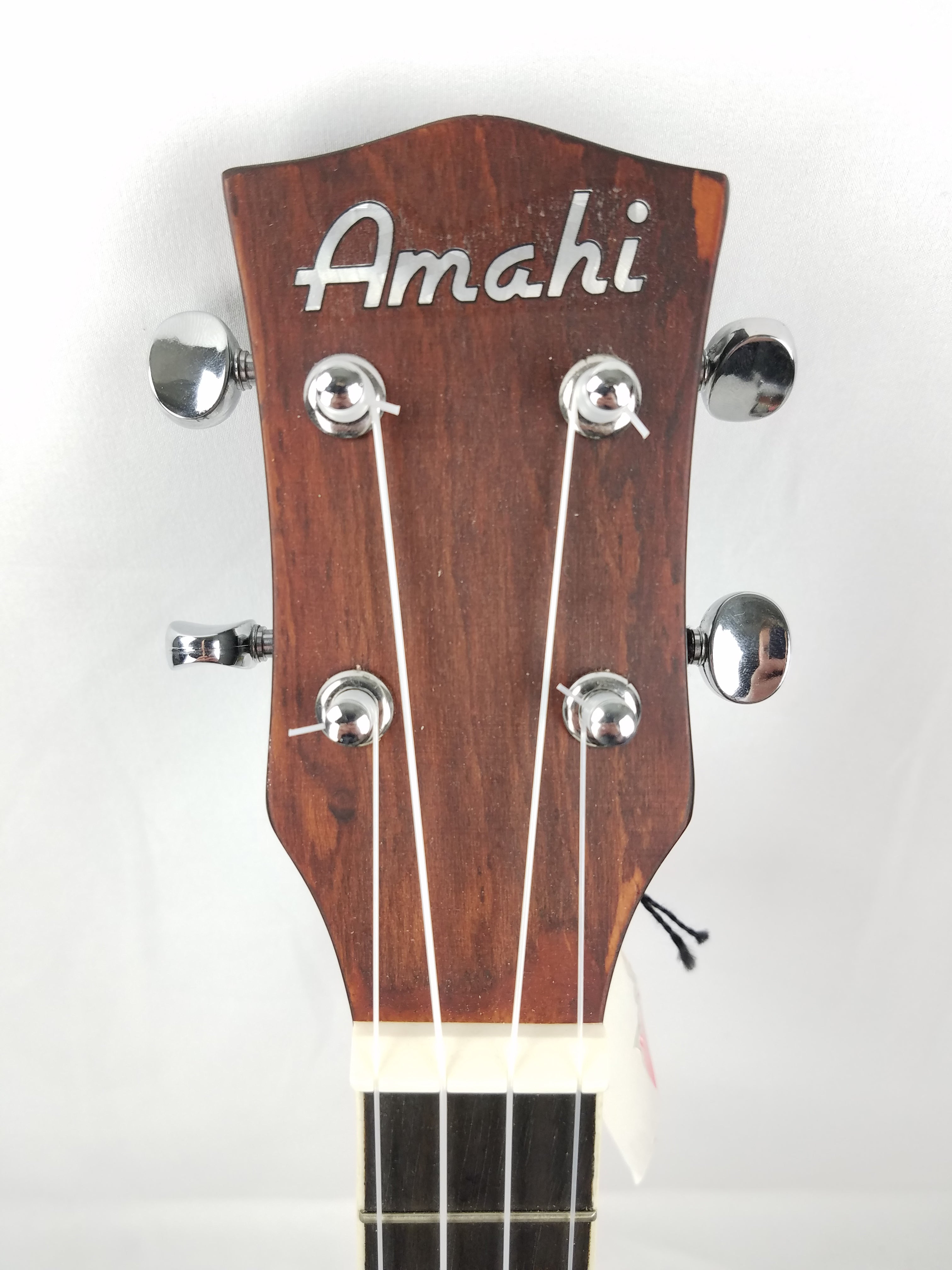 Amahi Right-handed Tenor Banjo Ukulele w/ Deluxe Padded Gig Bag