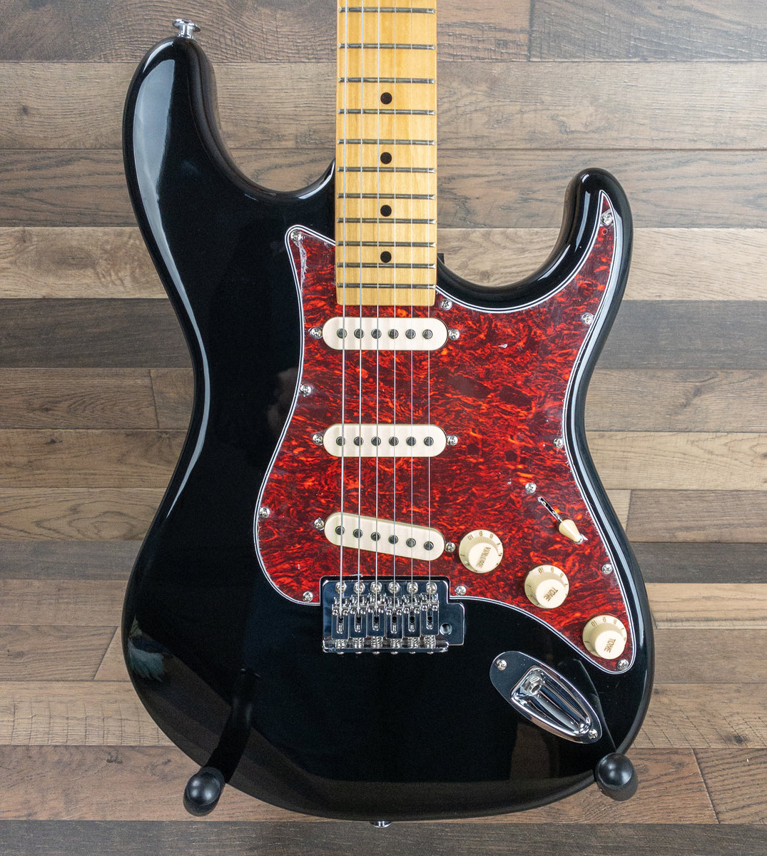 Tagima TG 530-BK Stratocaster Style Electric Guitar Right Hand 6-Strin ...