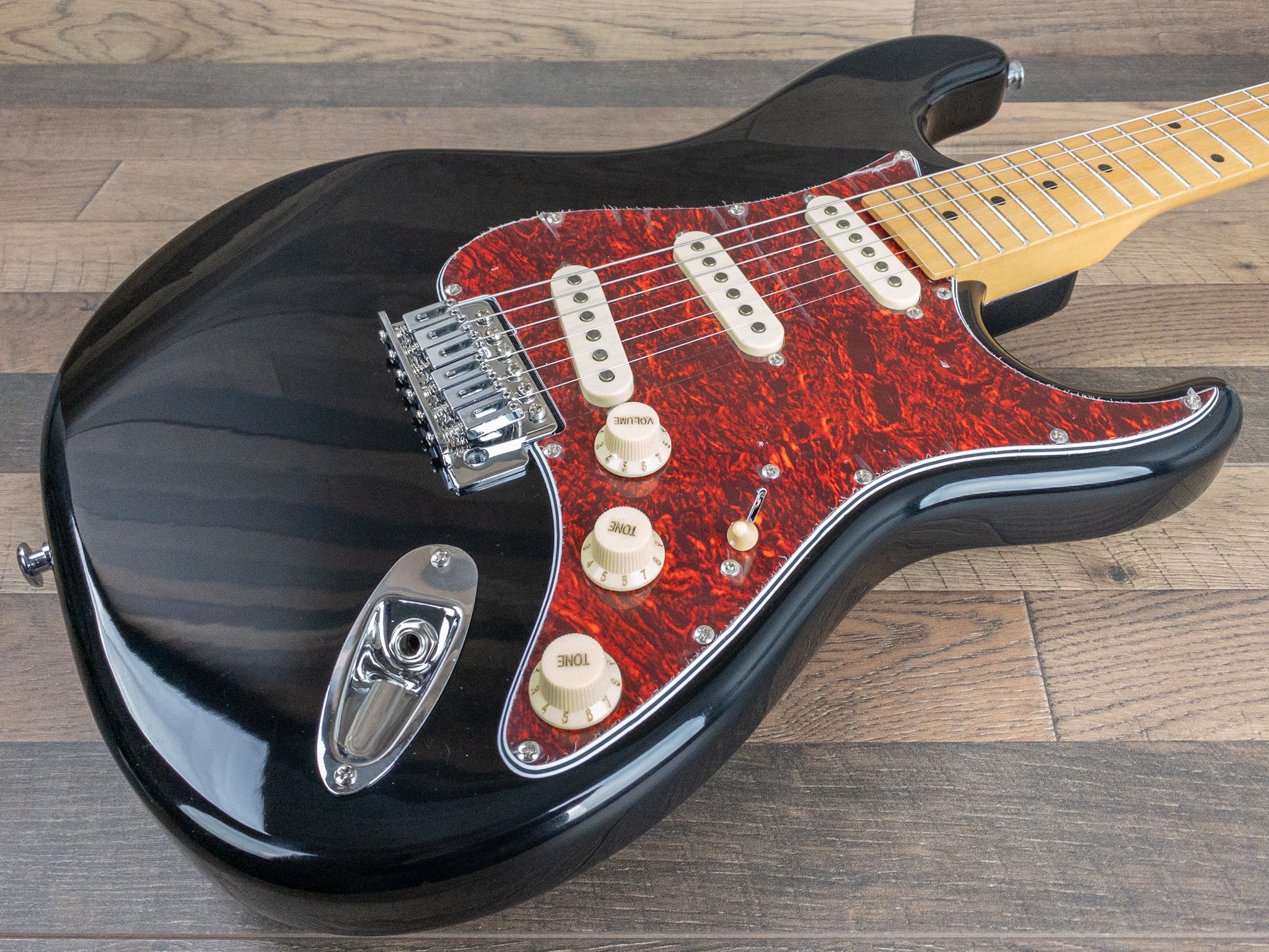 Tagima TG 530-BK Stratocaster Style Electric Guitar Right Hand 6-Strin ...