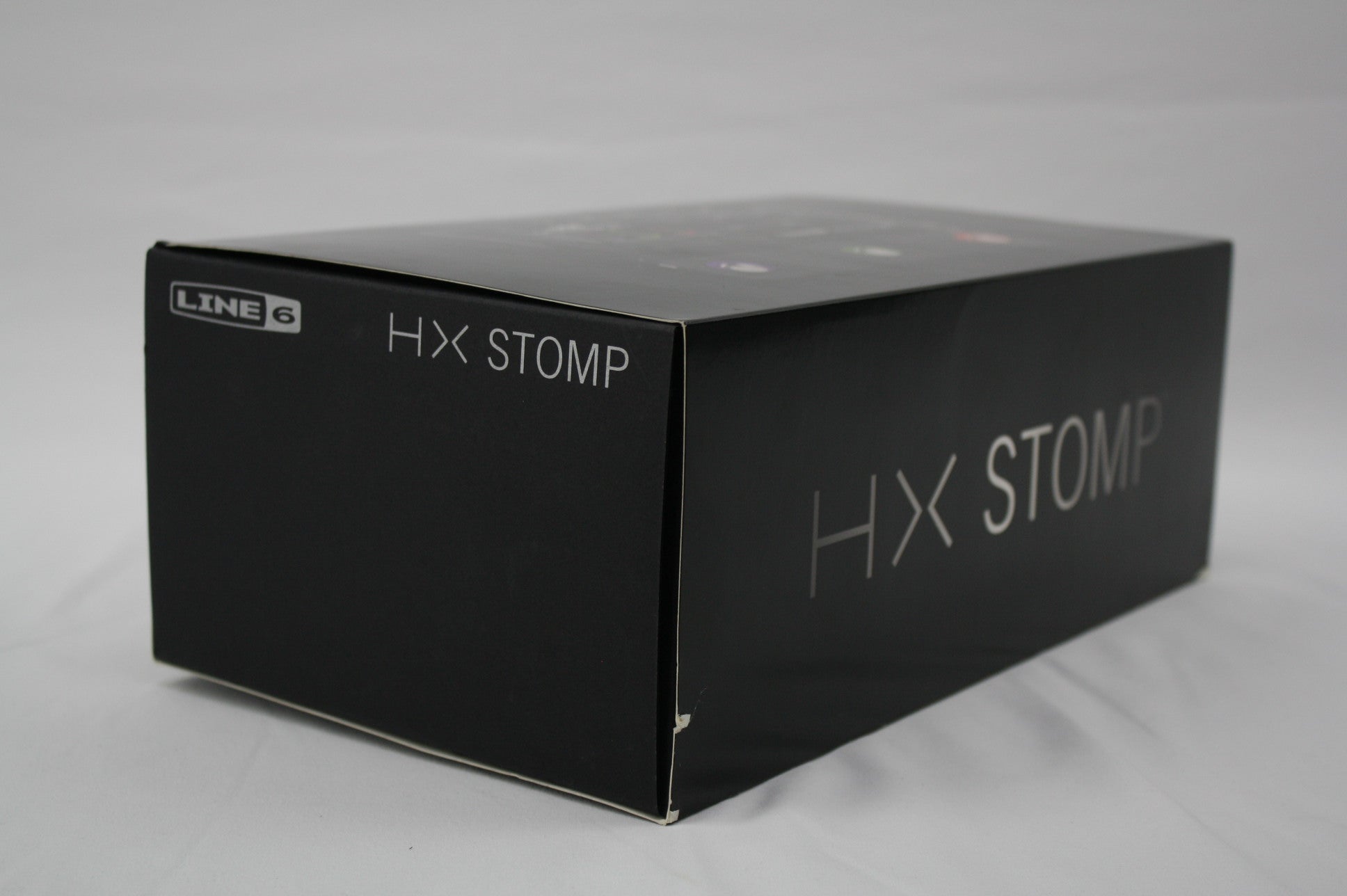 Line 6 HX Stomp Compact Professional Guitar Processor Pedal