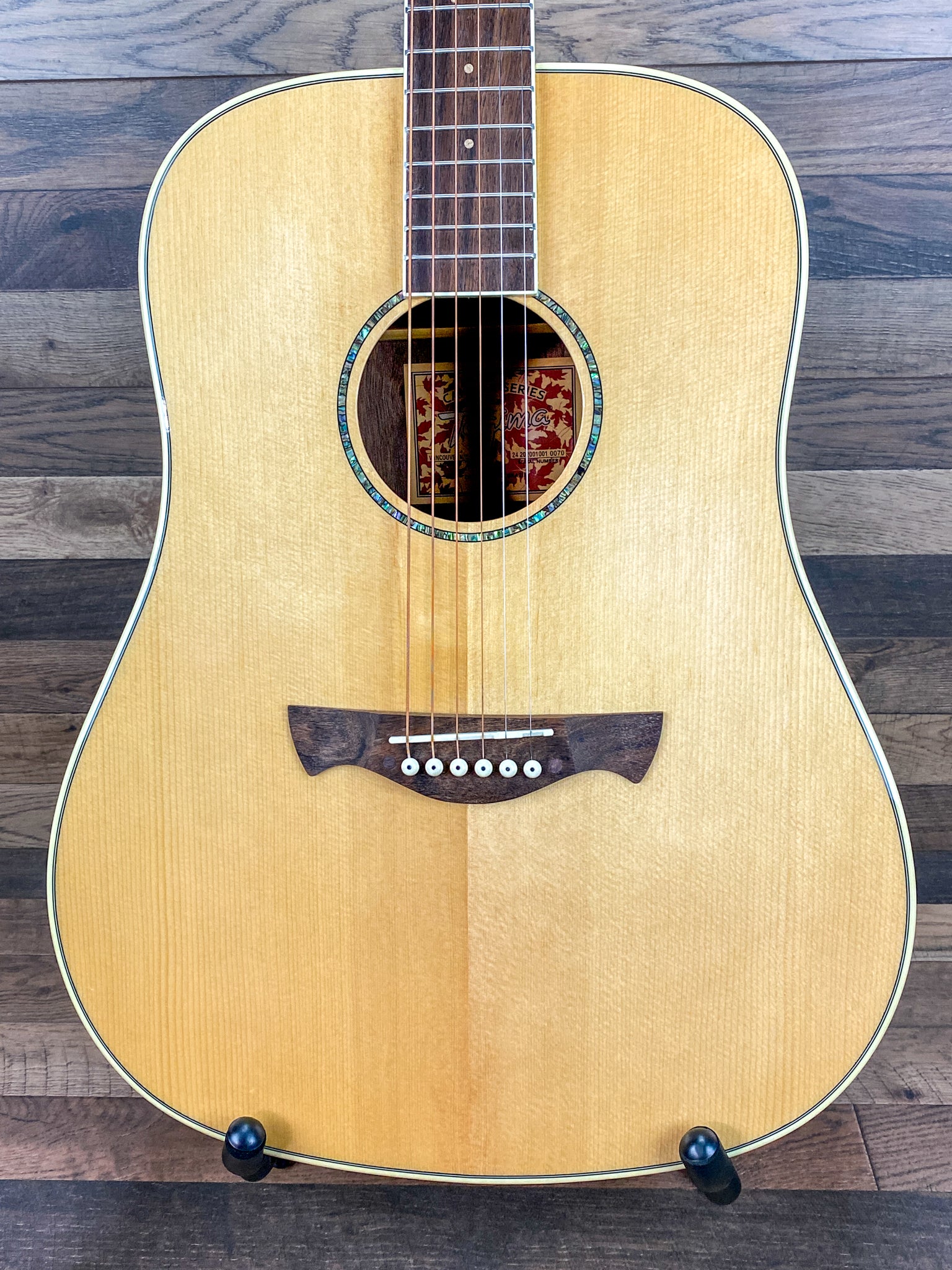 Tagima Vancouver NA-Natural Right Handed 6-String Solid Top Acoustic Guitar